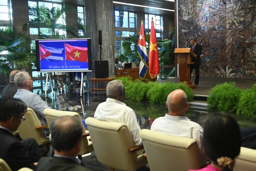 Una conmemoración entre dos naciones hermanas con historias heroicas