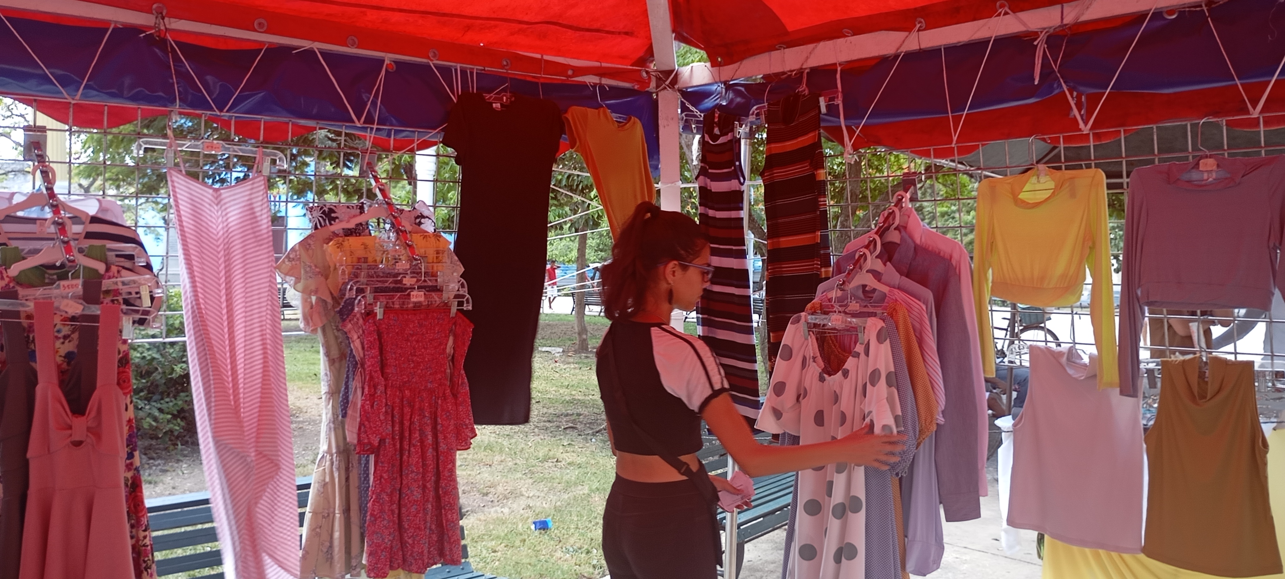 Diseños de Reinel y Dianko permanecerán todo el verano en el Parque Vidal de Santa Clara