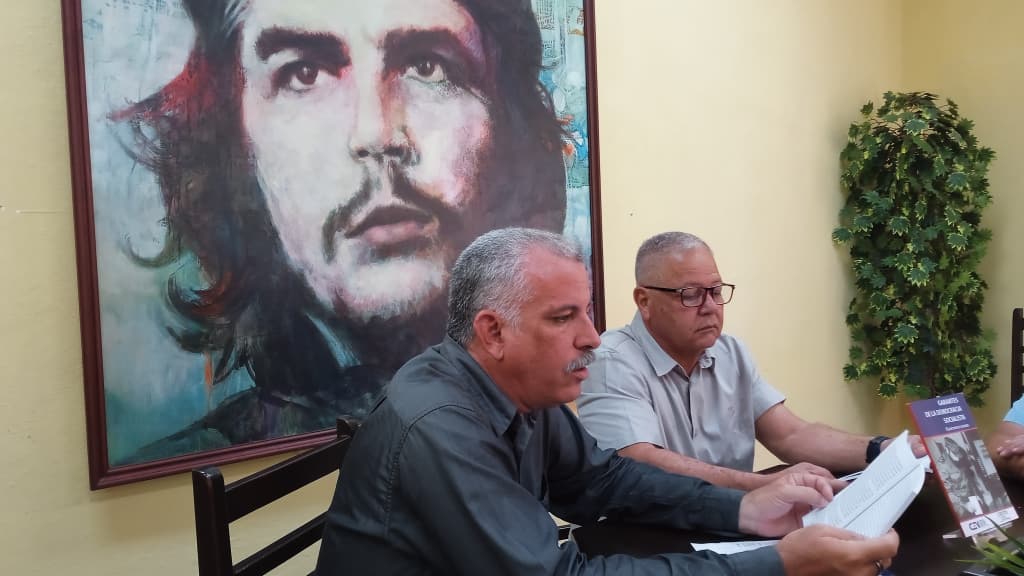 Homenaje a Fidel: Consejo Electoral presenta libro en saludo al cumpleaños del Líder de la Revolución cubana