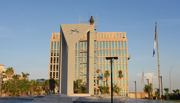 Díaz-Canel recorre sitios de interés en La Habana
