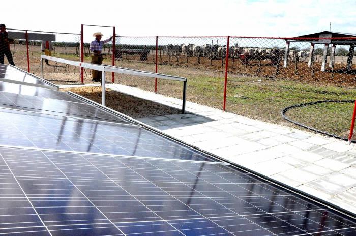 La instalación de estaciones de bombeo con paneles solares beneficia a más de 468 000 habitantes