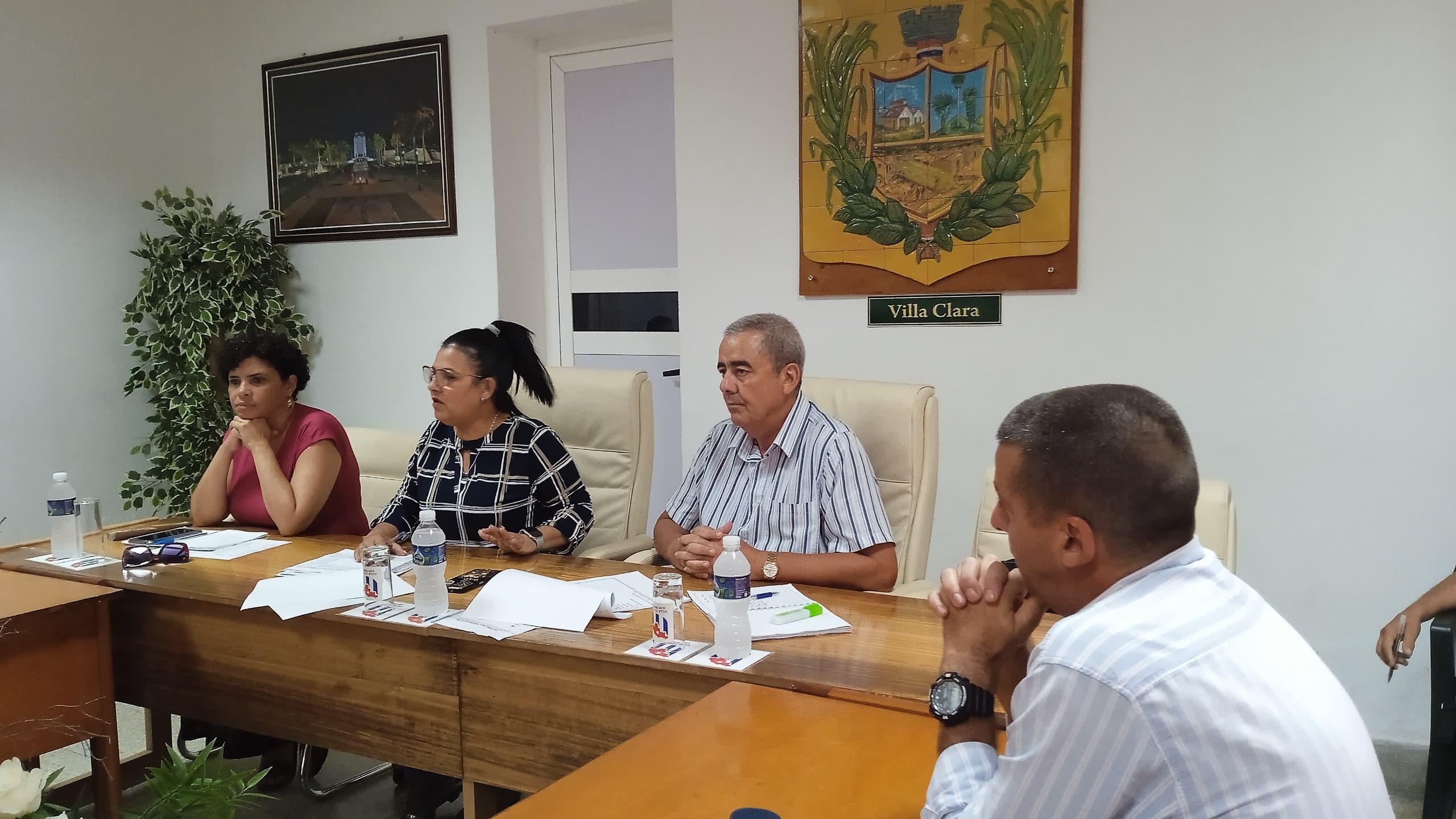 Cheque gobernadora villaclareña los preparativos de la provincia para el próximo curso escolar