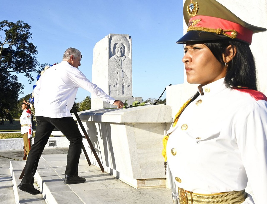 Para Maceo, Panchito y los combatientes cubanos caídos en misiones internacionalistas: ¡Gloria Eterna!