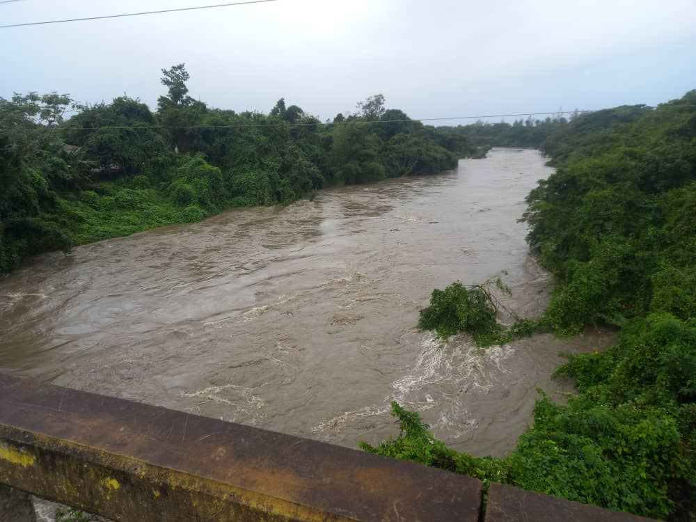 Villa Clara: continúan inundaciones en comunidades; máximas autoridades indican proteger la población