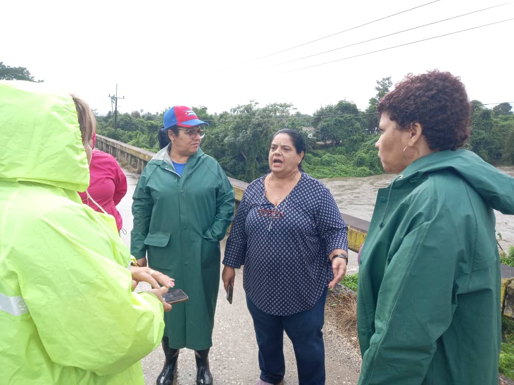 Villa Clara: continúan inundaciones en comunidades; máximas autoridades indican proteger la población