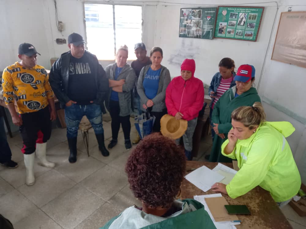 Villa Clara: continúan inundaciones en comunidades; máximas autoridades indican proteger la población