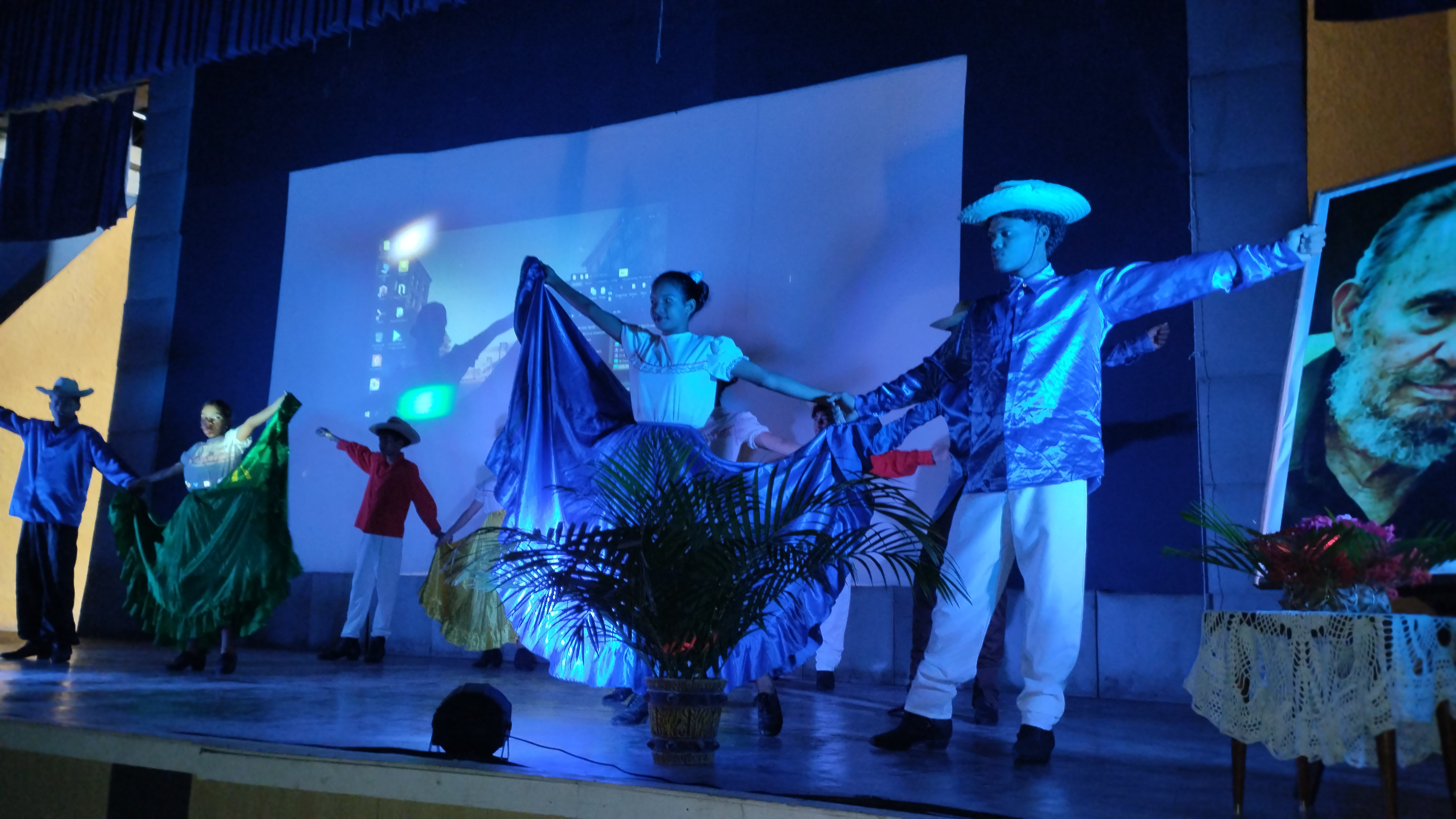 Reconocen en Encrucijada la labor de los educadores del territorio