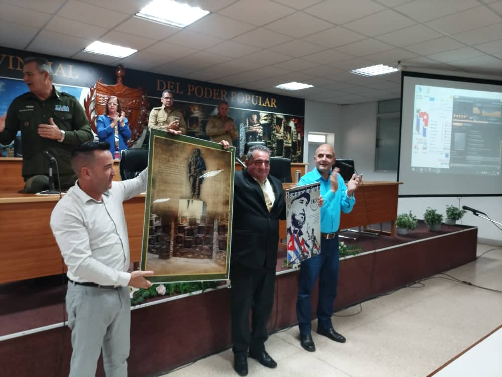 Reconocen a profesionales destacados de la Fiscalía General de la República en Villa Clara,  en la celebración del 52 aniversario de ese órgano de justicia