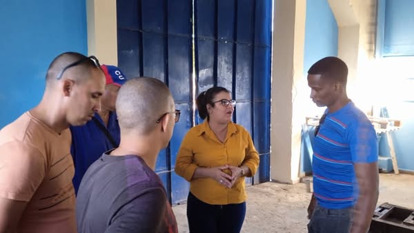 Abasto de agua: Gobernadora villaclareña chequea labores en estación de bombeo Minerva-Ochoíta