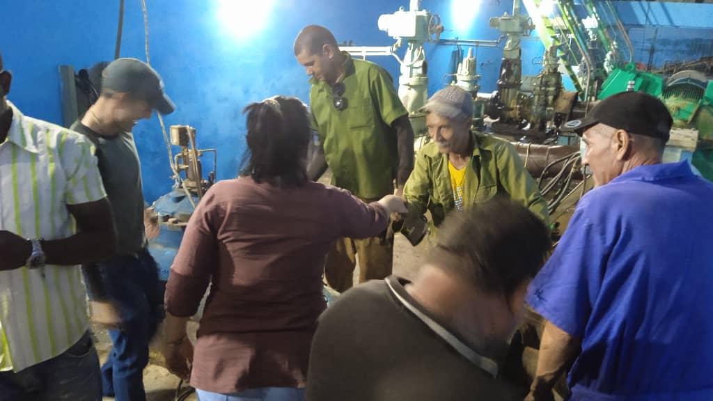 Minerva Chequea Gobernadora de Villa Clara el arranque y puesta en marcha de las nuevas bombas del sistema Minerva-Ochoíta