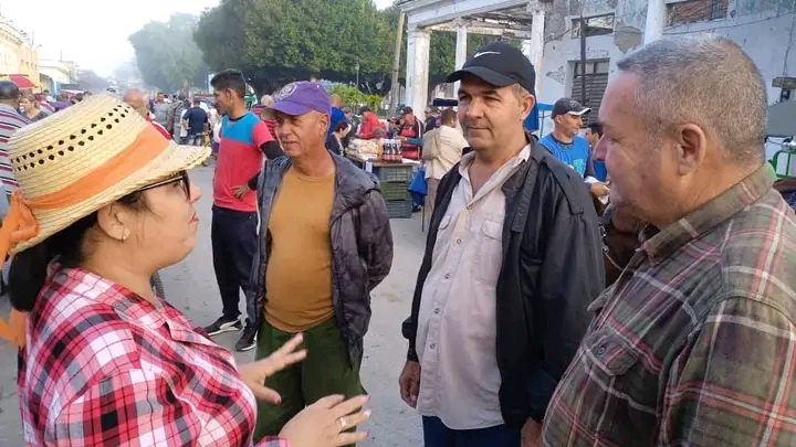 1736706026412 Recorre gobernadora villaclareña feria agropecuaria en Camajuaní