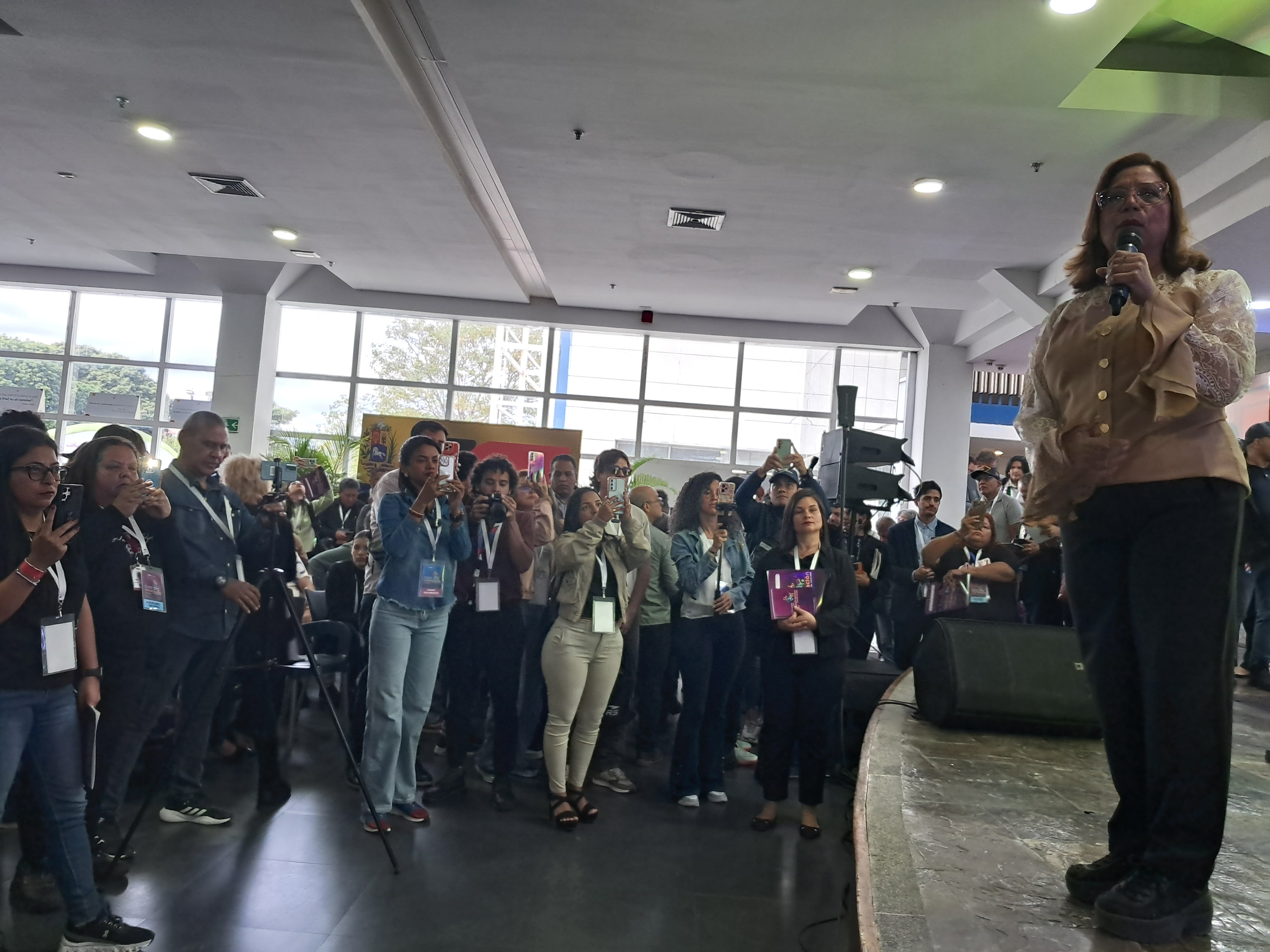 Por la verdad de los pueblos: III Congreso Internacional de las Comunicaciones