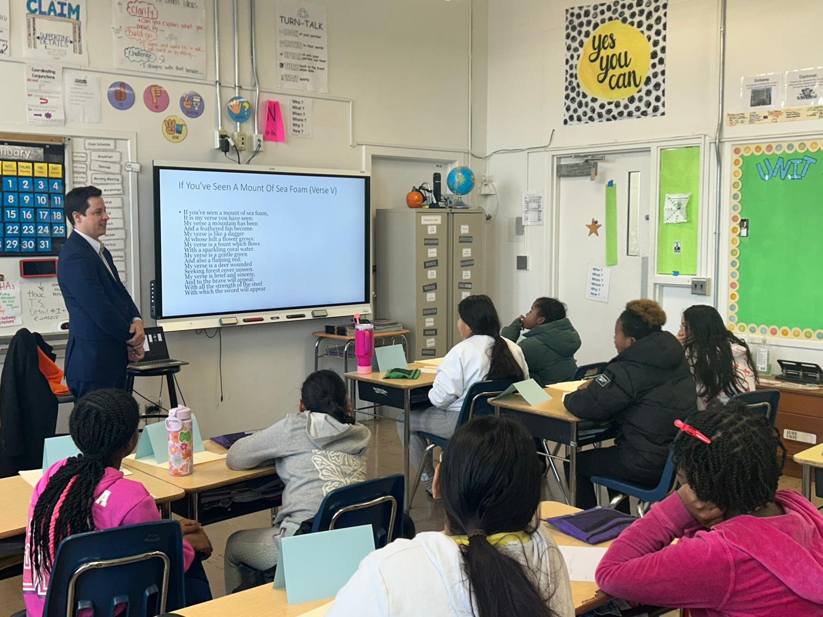 José Martí llega a niños de escuela en capital de EEUU