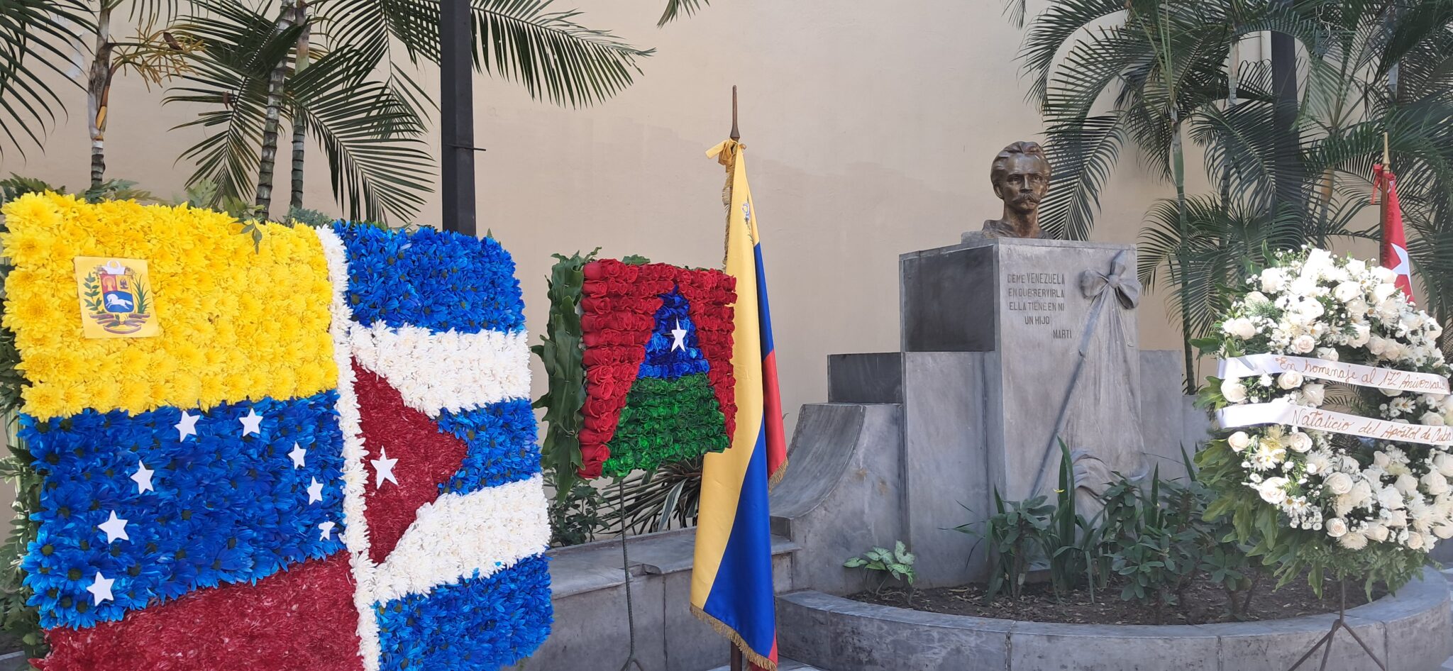 Rosas blancas para Martí en Venezuela