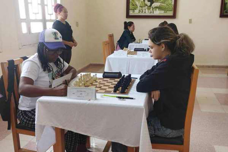 Oleiny frenó a Lorena Beatriz en nacional de ajedrez 