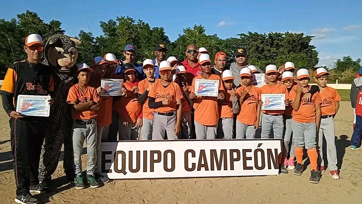 Enfrenta Santa Clara a Cienfuegos en las Pequeñas Ligas de Béisbol