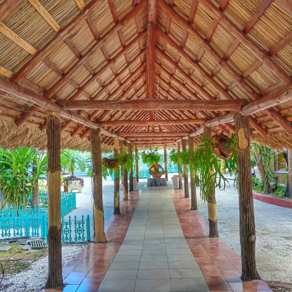 caneyes Evalúan máximas autoridades del Partido y el Gobierno quehacer del sector turístico en Villa Clara