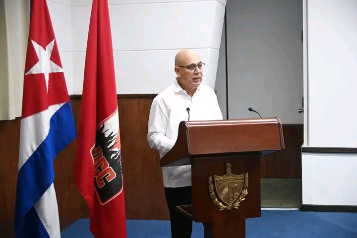 Rinde cuentas el Buró Político en X Pleno del Comité Central