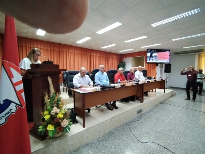 mojeda Sesiona Consejo Nacional de la Central de Trabajadores de Cuba