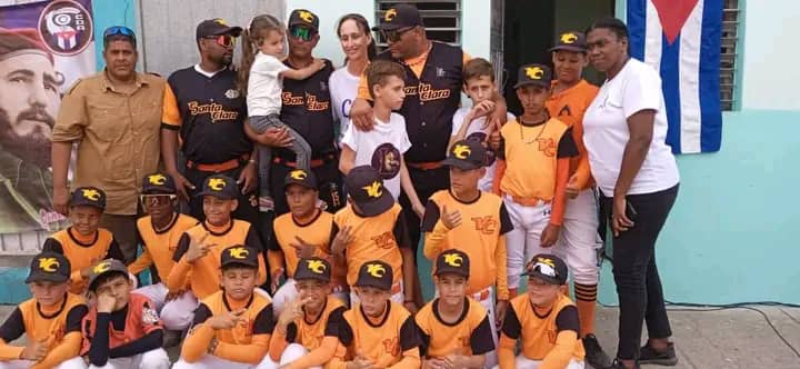 Declaran Familia Latinoamericana a viviendas de peloteros de Santa Clara de Las Pequeñas Ligas