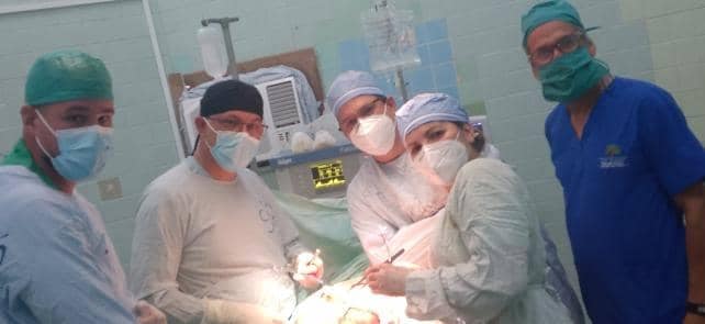 Compleja operación oncológica salva vida de octogenarico