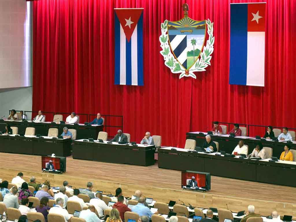 Parlamento cubano debate agenda clave antes de sesiones
