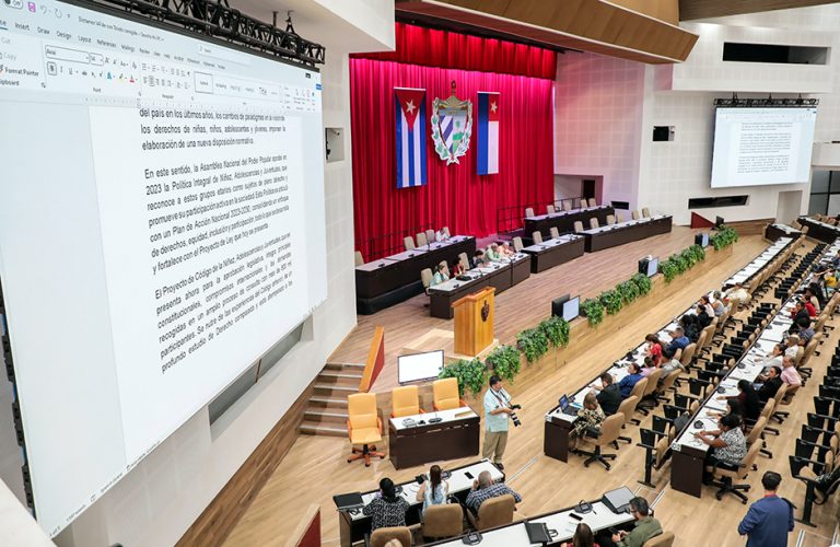 Comisiones del Parlamento aprueban dictámenes sobre proyectos de Código de la Niñez, Adolescencias y Juventudes y Ley del Sistema Deportivo