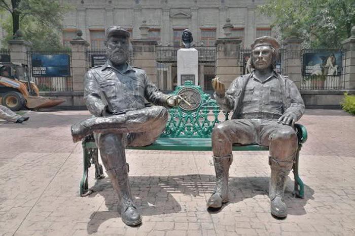 Indignación en México por retirada de estatuas de Fidel y el Che