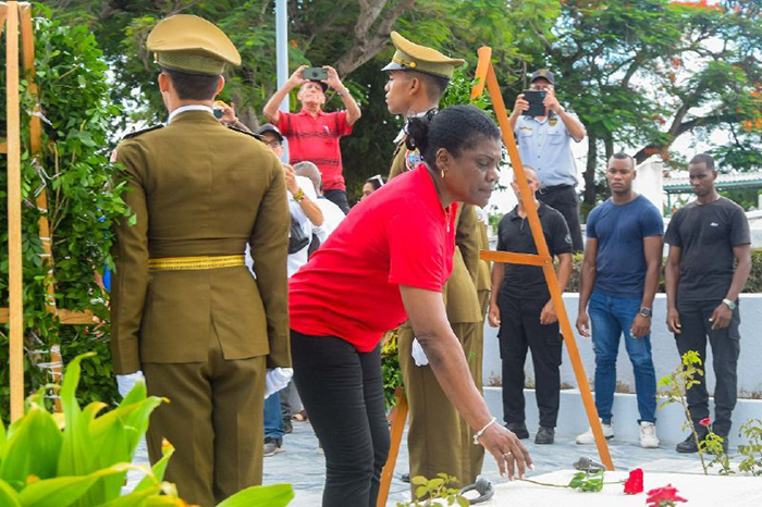 Homenajean en Santiago de Cuba a los mártires de la Revolución