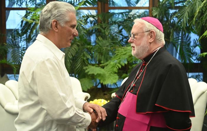 Díaz-Canel agradeció a la Santa Sede el apoyo que le ha dado al pueblo cubano en la lucha contra el bloqueo. Foto: Estudios Revolución