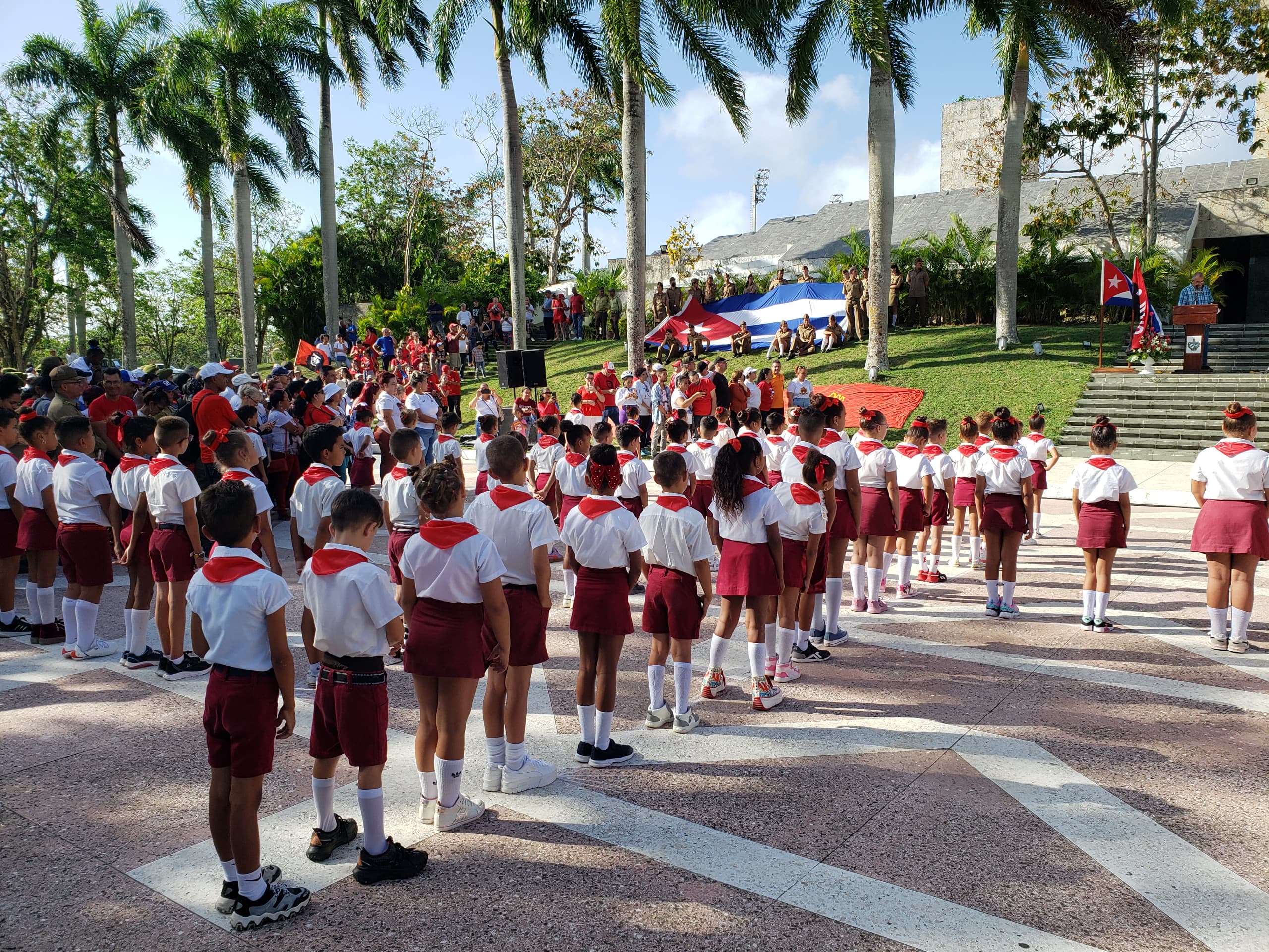 Plaza de la Revolución santaclareña se vestirá de compromisos en homenaje a Maceo y Che 