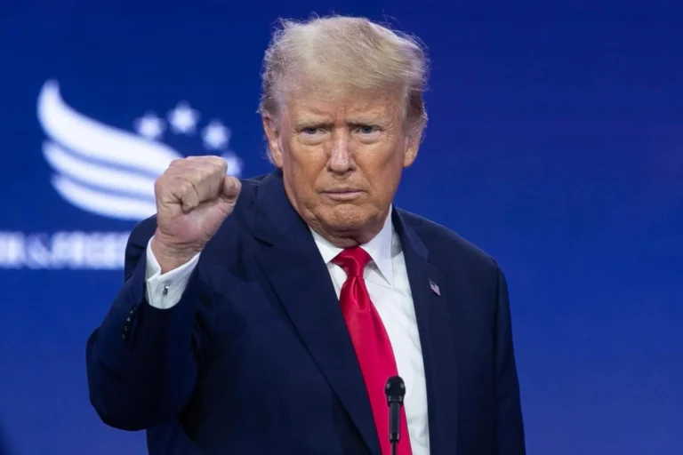 Trump: EE.UU. acaba de bombardear sitios nucleares en Irán