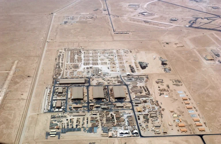Irán ejecuta operación «Bashaer al-Fatah» contra base estadounidense en Qatar