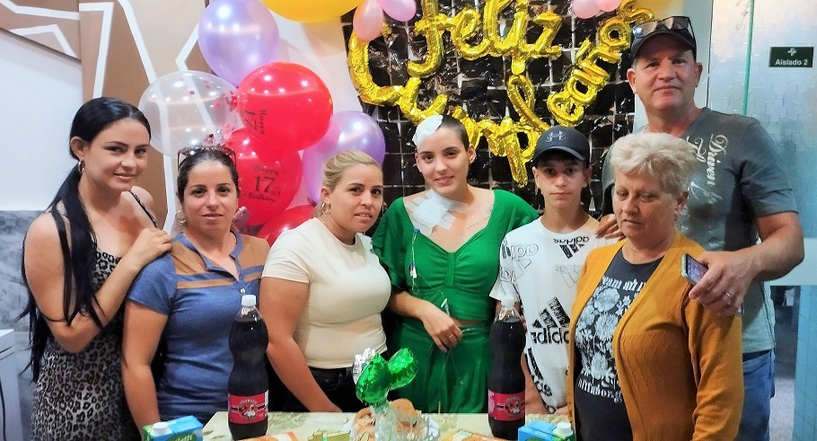 «Muy feliz y agradecida», declara la adolescente sometida a un proceso quirúrgico cerebral en Villa Clara