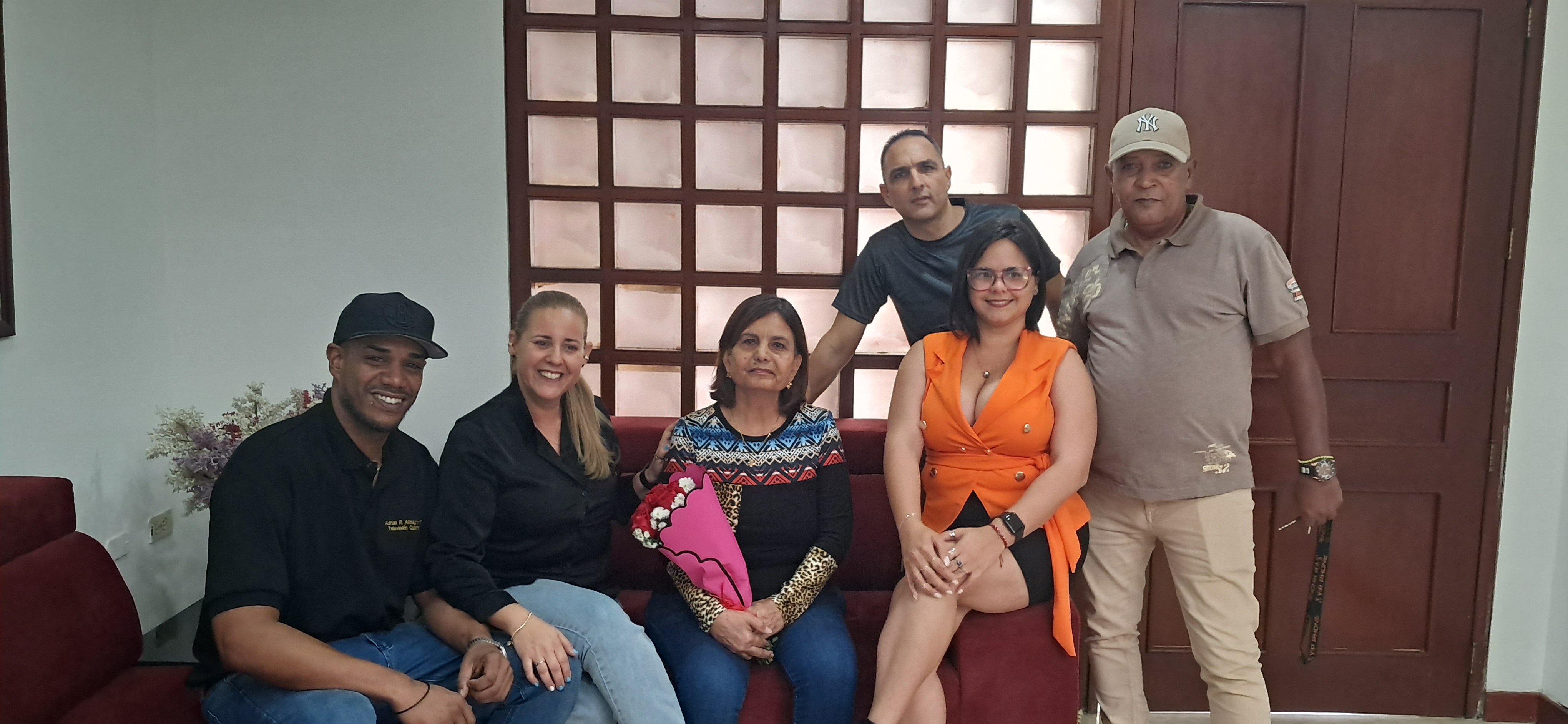 Reconocen en Venezuela el quehacer del equipo de prensa cubano acreditado en la hermana nación