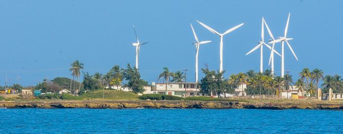  Entre este año e inicios del siguiente debe completarse el montaje de 33 aerogeneradores. Foto: José Manuel Correa 