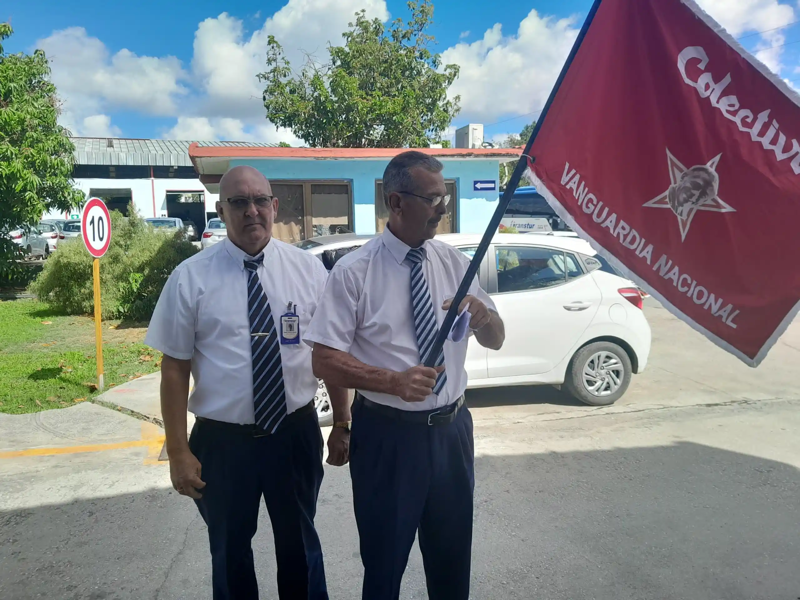 Reconocen a trabajadores de Transtur en Villa Clara