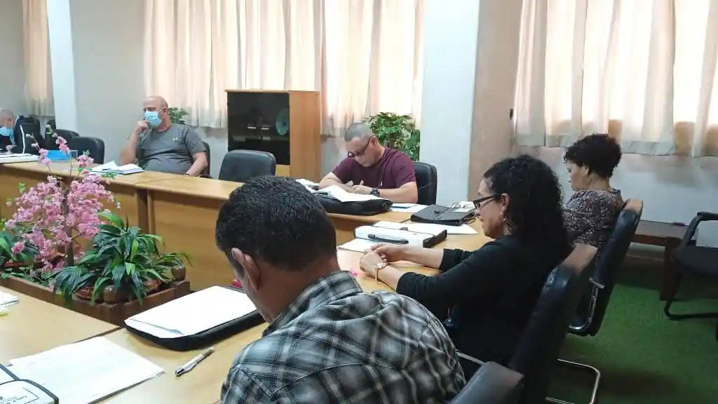 Evalúan resultados de la apicultura en Villa Clara