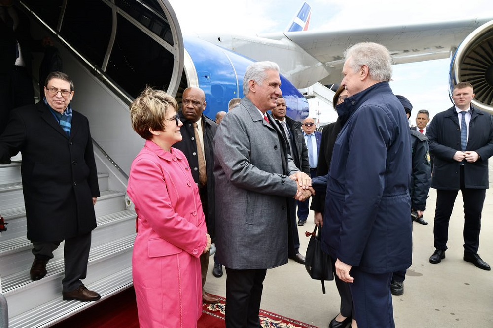 Arribó Presidente Díaz-Canel a ciudad rusa de San Petersburgo