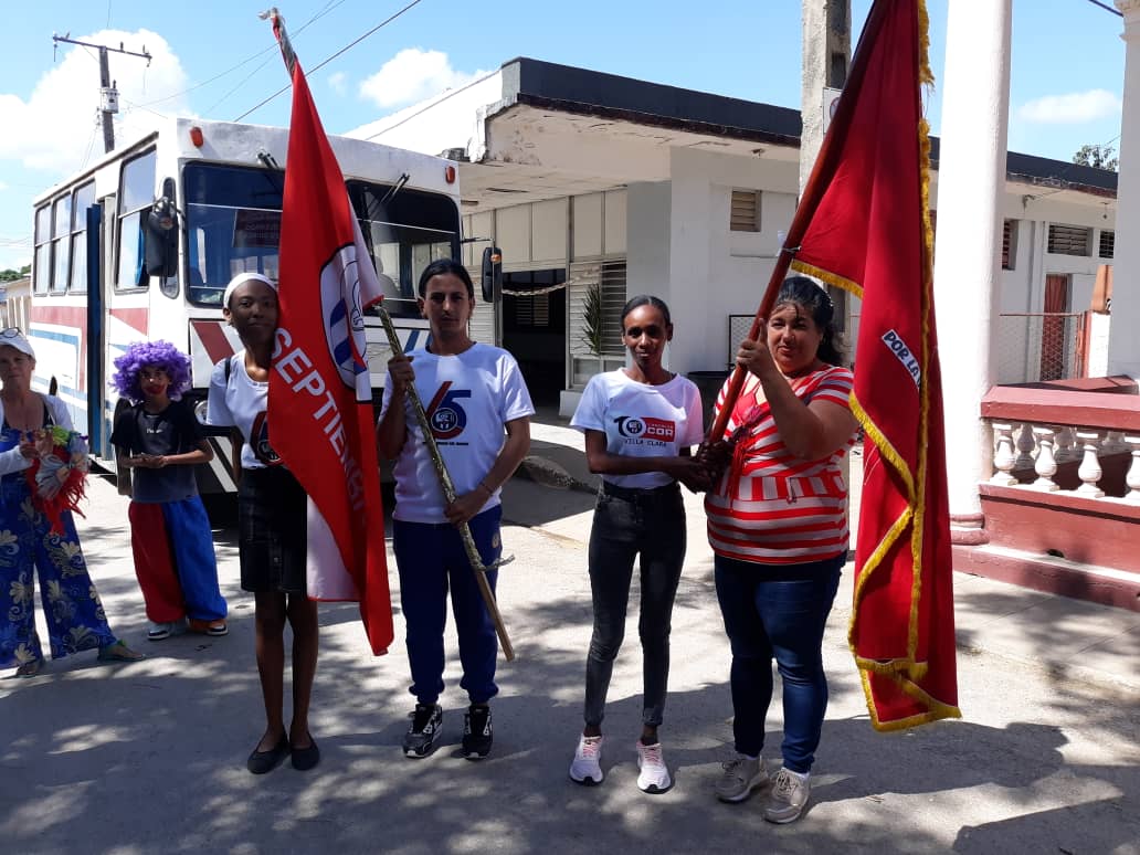 Culmina en Quemado de Güines recorrido de la bandera 65 aniversario de los CDR