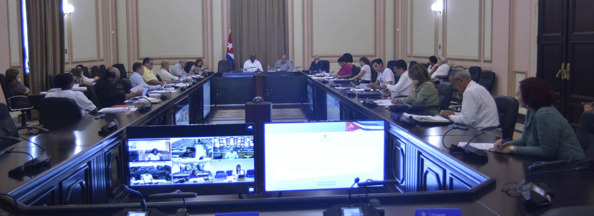 Cuba busca fortalecer su economía frente a complejo escenario