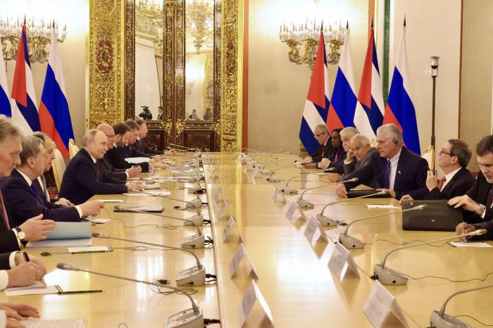 Díaz-Canel y Putin resaltan valor histórico de vínculos ruso-cubanos