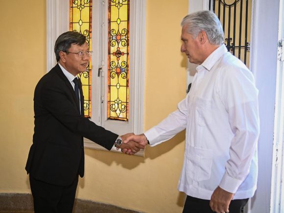 Durante el encuentro fueron ratificados los nexos bilaterales. Foto: Presidencia Cuba.