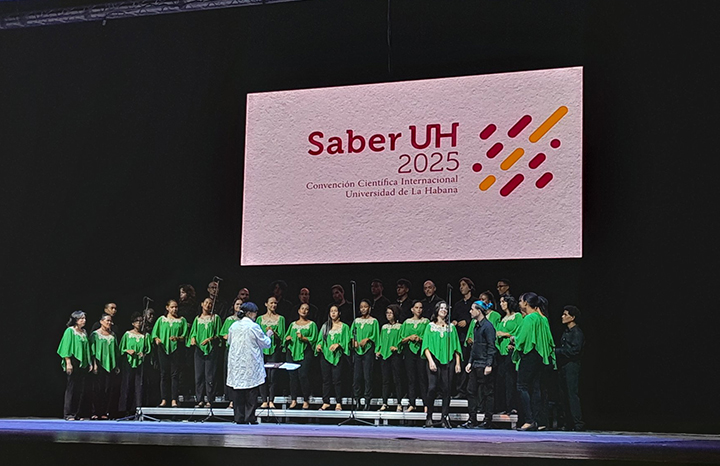 Asiste Díaz-Canel a inauguración de la Convención Saber UH 2025
