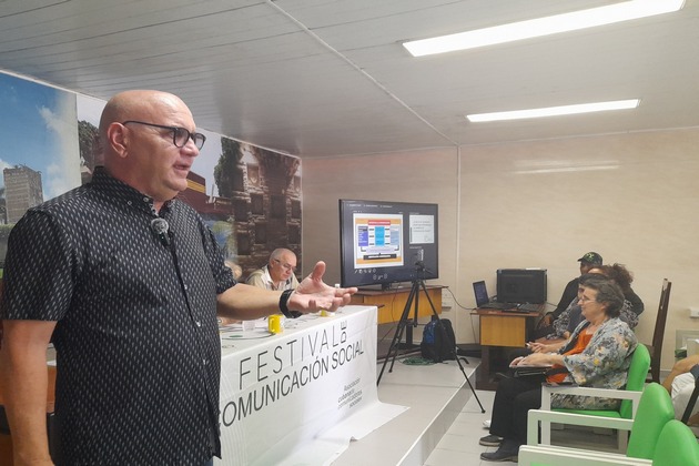 «La comunicación también debe de tener la mirada joven» 