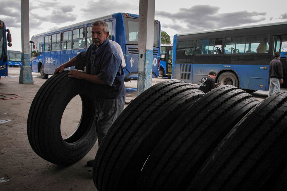 Sector del transporte adquiere insumos gradualmente para mejorar su servicio