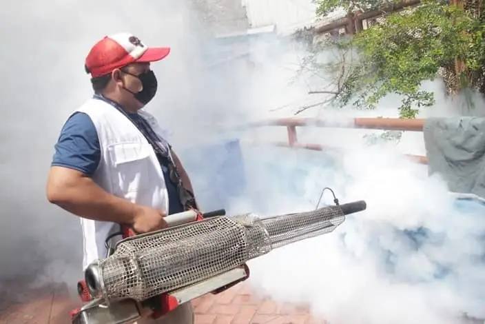 Cuando se fumiga con bazucas habrá que esperar 45 minutos para abrir los locales, de lo contrario se pierde la efectividad.