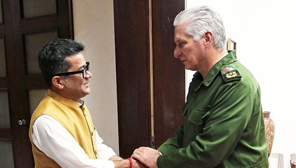 Díaz-Canel recibe a ministro de Estado de Asuntos Exteriores y Textiles de la India
