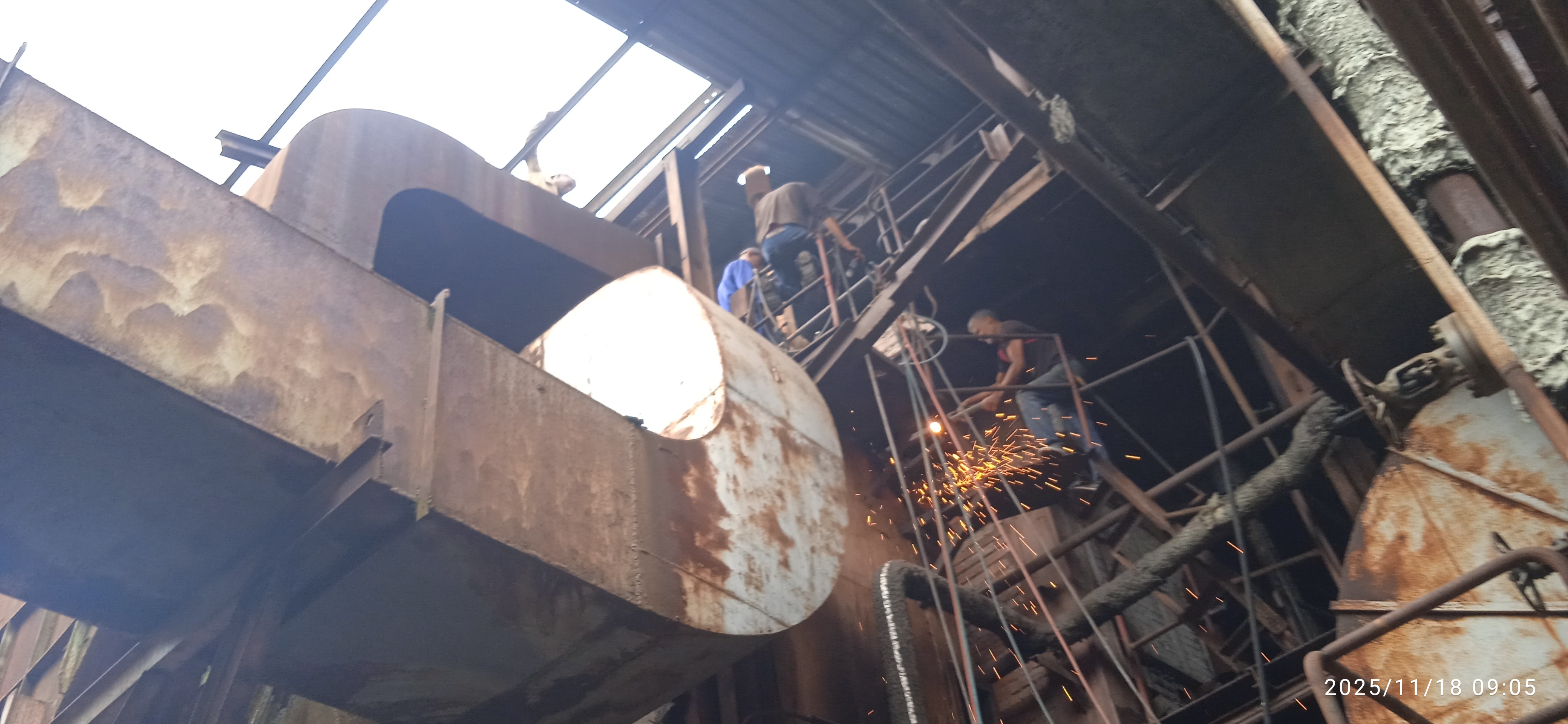 Casi a punto el central refinería Quintín Bandera para el comienzo de la Zafra