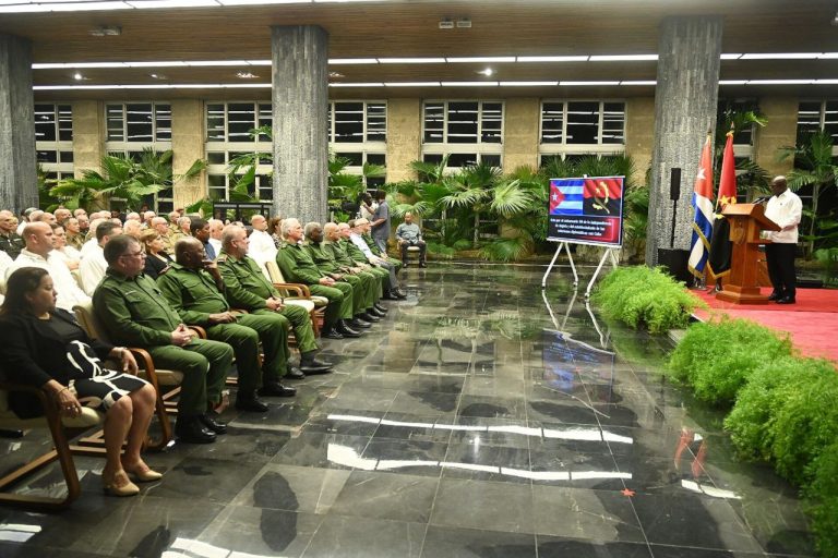 Cuba conmemora 50 aniversario de la independencia de Angola y de relaciones diplomáticas entre ambas naciones